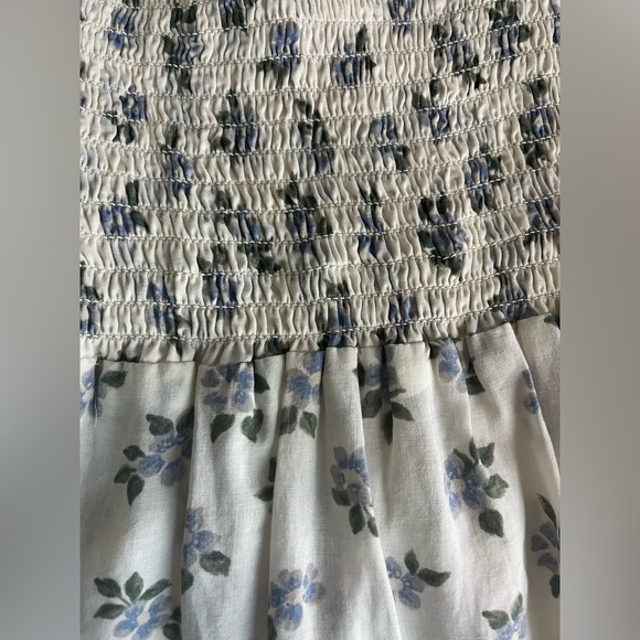 SIZE :: XXS American Eagle *flowy floral top* - Picture 4 of 4